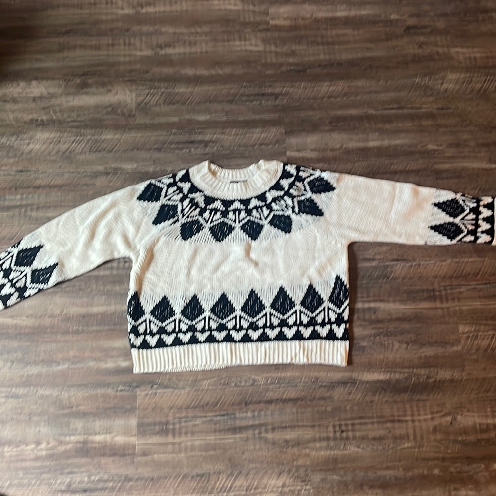 Brand new VICI crop sweater